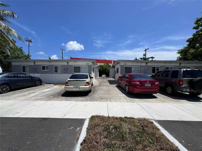 photo 33: 3060 SW 27th Ln, Miami FL 33133