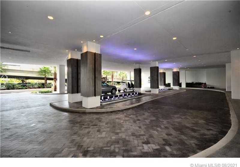 photo 3: 400 Sunny Isles Blvd Unit 1421, Sunny Isles Beach FL 33160