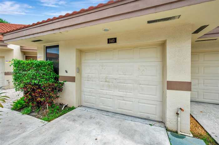 photo 2: 940 NW 92nd Ter Unit 940, Plantation FL 33324