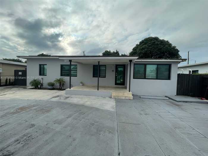 photo 1: 150 SW 52nd Ave, Miami FL 33134