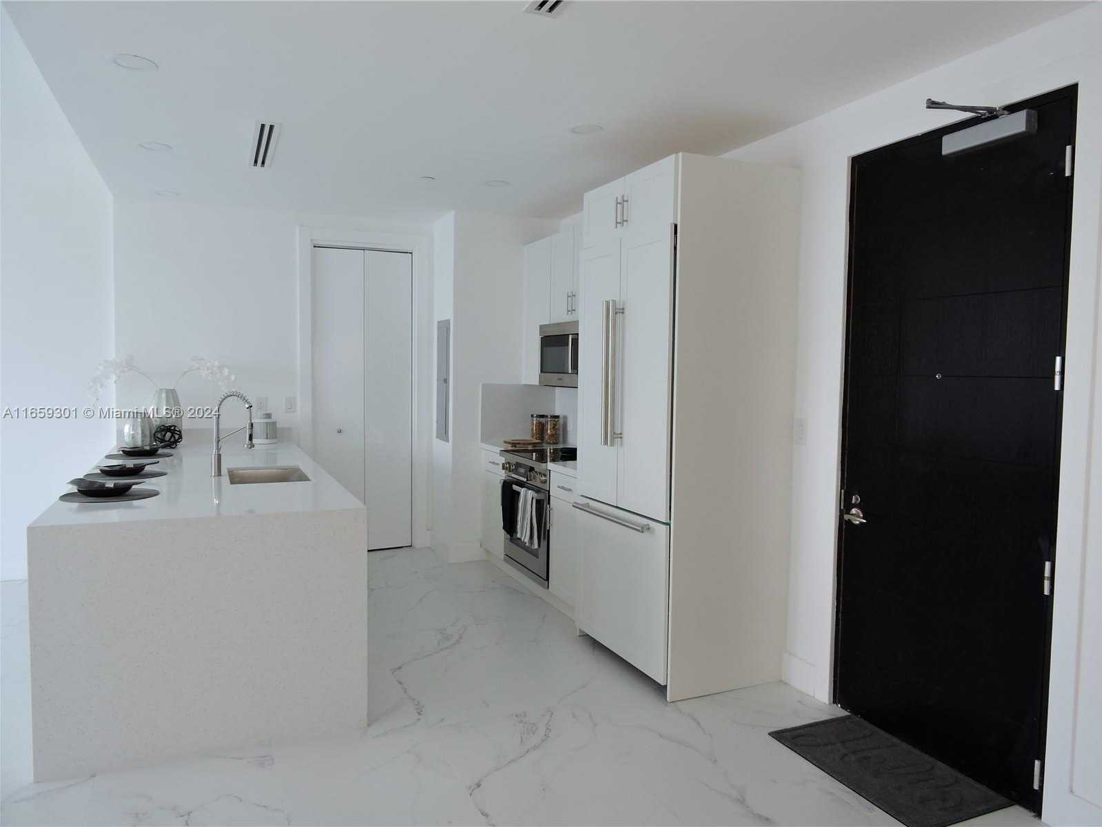 photo 3: 200 Biscayne Boulevard Way Unit 4712, Miami FL 33131