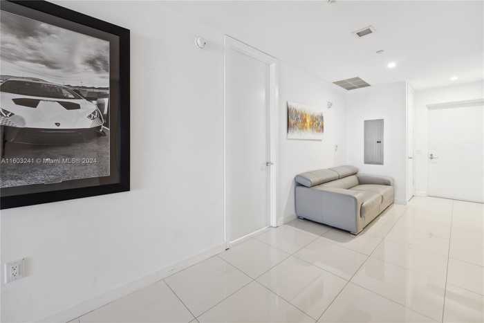 photo 2: 1100 Biscayne Blvd Unit 4403, Miami FL 33132