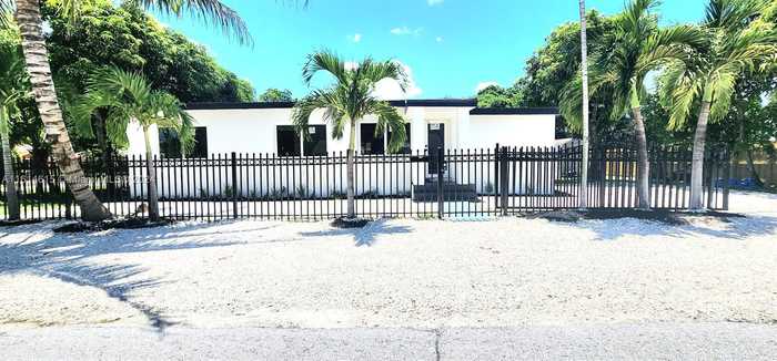 photo 2: 16050 NE 3rd Ave, Miami FL 33162