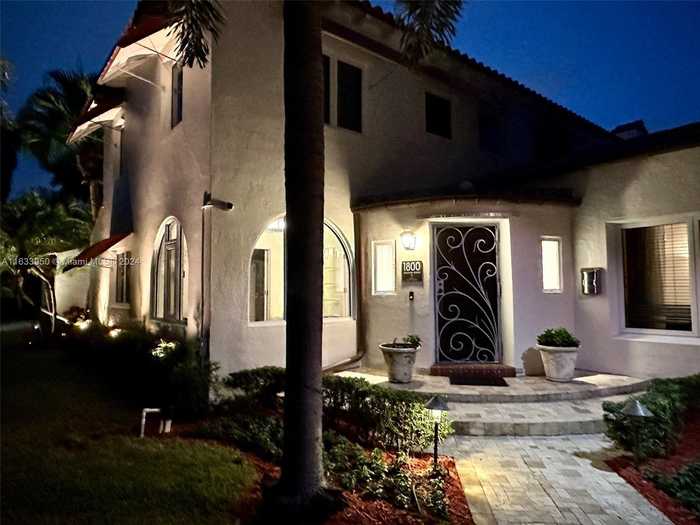 photo 2: 1800 Jefferson Ave, Miami Beach FL 33139