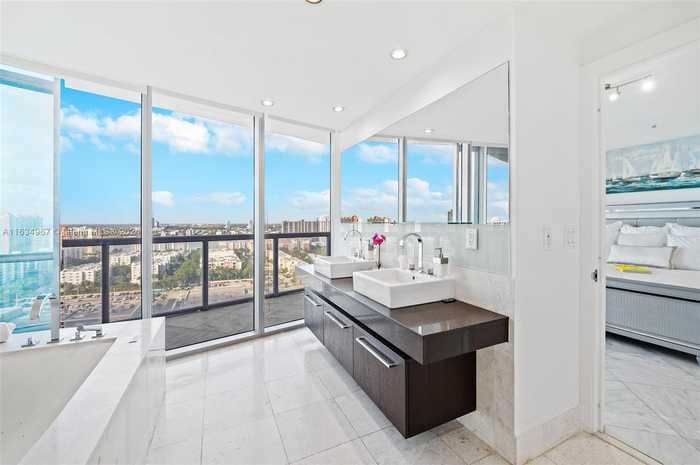 photo 31: 17121 Collins Ave Unit 2108, Sunny Isles Beach FL 33160