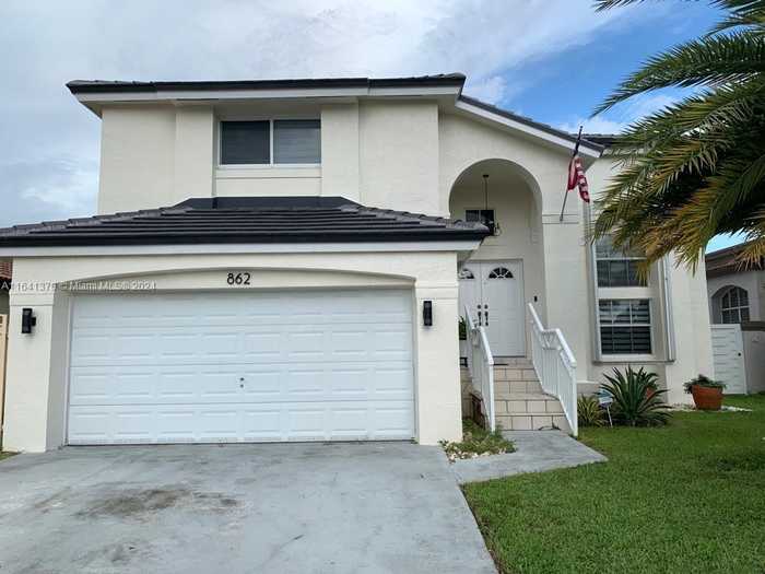 photo 1: 862 NW 132nd Ct, Miami FL 33182