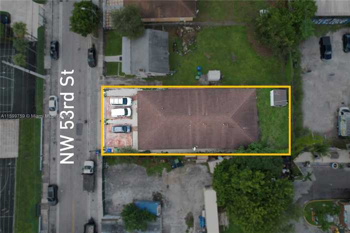 photo 8: 225 NW 53rd St, Miami FL 33127