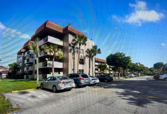 photo 2: 1121 SW 122nd Ave Unit 413-2, Miami FL 33184