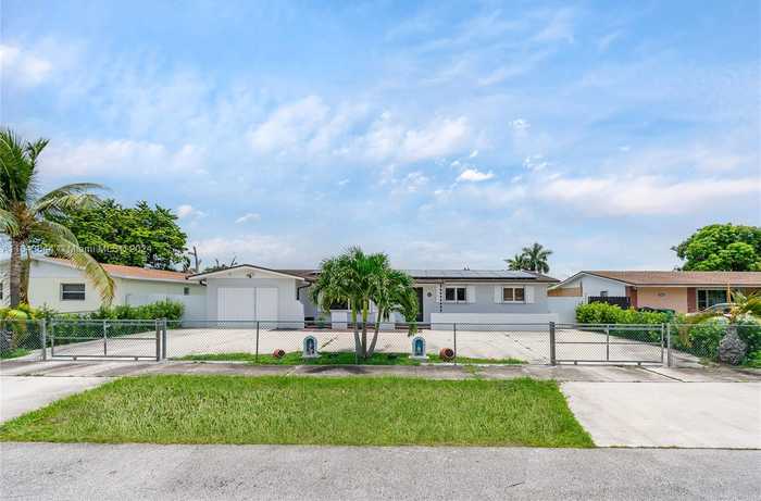 photo 1: 19733 SW 119th Ct, Miami FL 33177