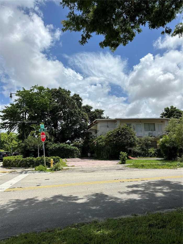 photo 10: 4145 SW 14th St, Miami FL 33134