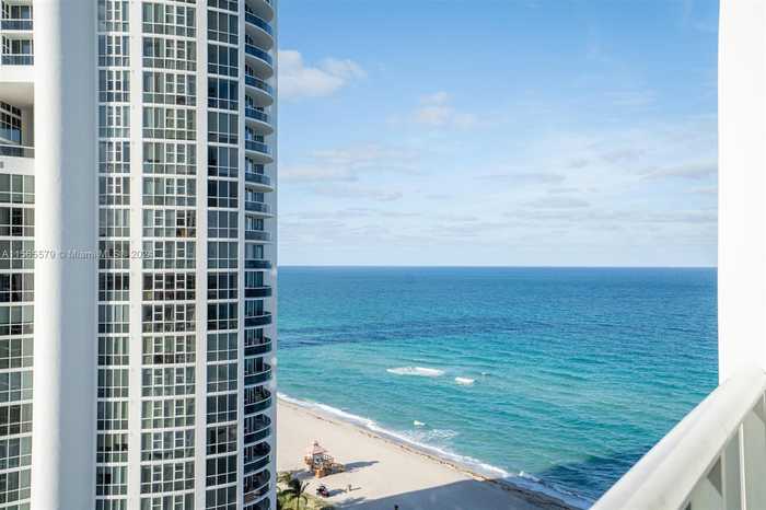 photo 2: 18101 Collins Ave Unit 1706, Sunny Isles Beach FL 33160