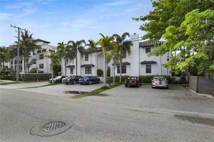 photo 1: 1524 SE 12th St Unit 5, Fort Lauderdale FL 33316