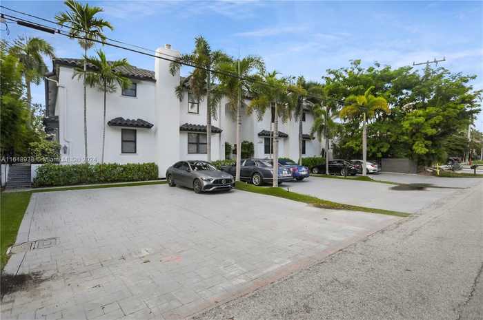 photo 2: 1524 SE 12th St Unit 5, Fort Lauderdale FL 33316