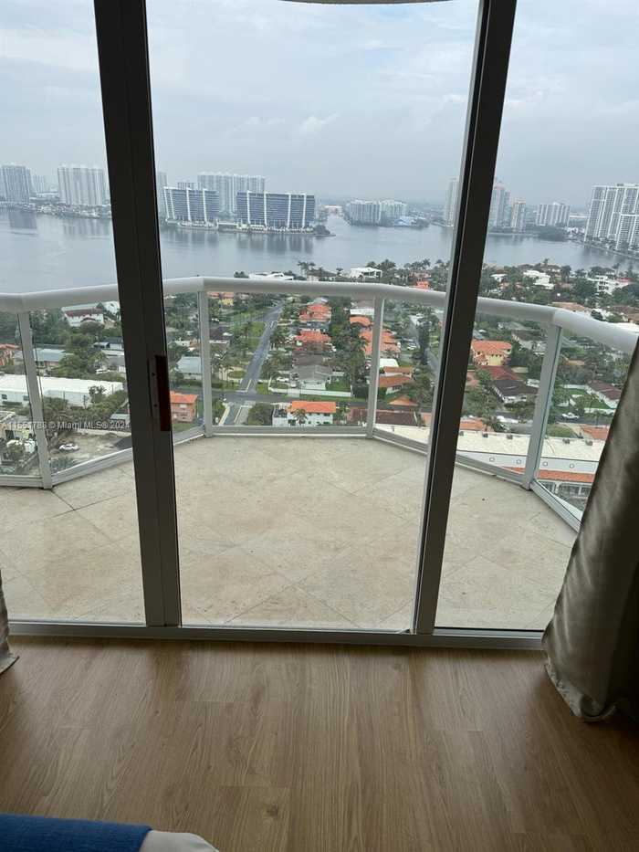 photo 2: 18671 Collins Ave Unit 2404, Sunny Isles Beach FL 33160