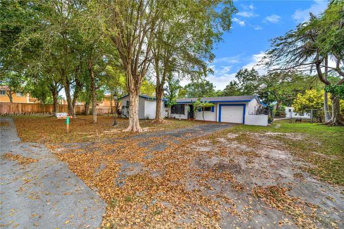 photo 2: 7800 SW 95th St, Miami FL 33156