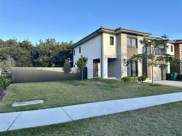 photo 2: 306 NW 11th Ct, Florida City FL 33034