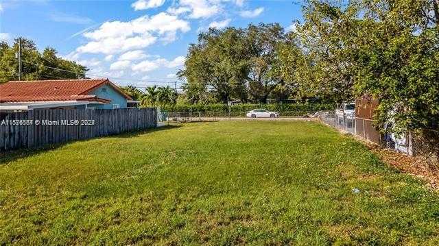 photo 1: 2886 NW 98 ST, Miami FL 33147