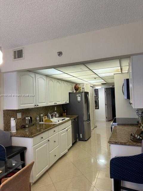 photo 2: 210 174th St Unit 1909, Sunny Isles Beach FL 33160