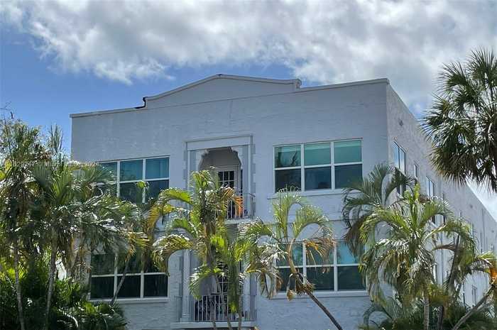 photo 1: 1618 Michigan Ave Unit 21, Miami Beach FL 33139