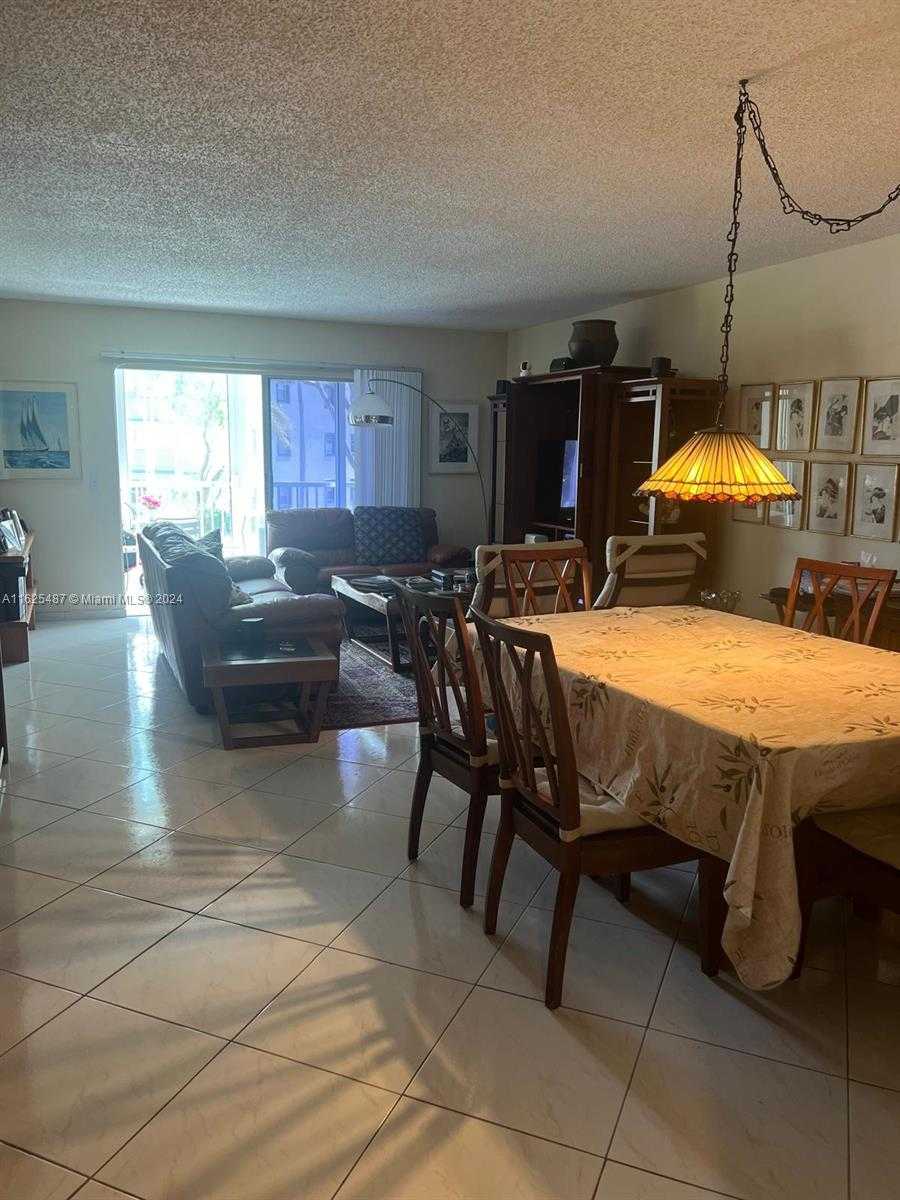 photo 2: 1200 SW 130th Ave Unit 205G, Pembroke Pines FL 33027