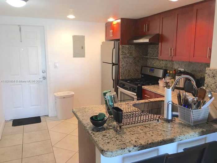 photo 1: 6707 N Kendall Dr Unit 115, Pinecrest FL 33156