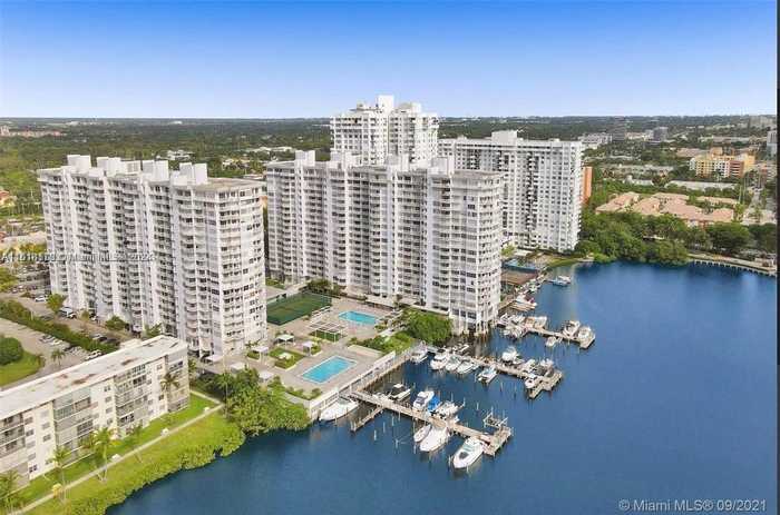 photo 1: 18021 Biscayne Blvd Unit 1404, Aventura FL 33160