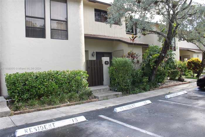 photo 1: 7610 NW 79th Ave Unit I5, Tamarac FL 33321