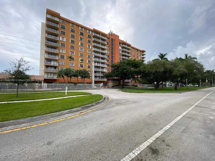 photo 1: Unit 406, North Miami FL 33181