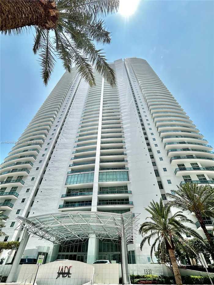 photo 1: 1331 Brickell Bay Dr Unit 2105, Miami FL 33131