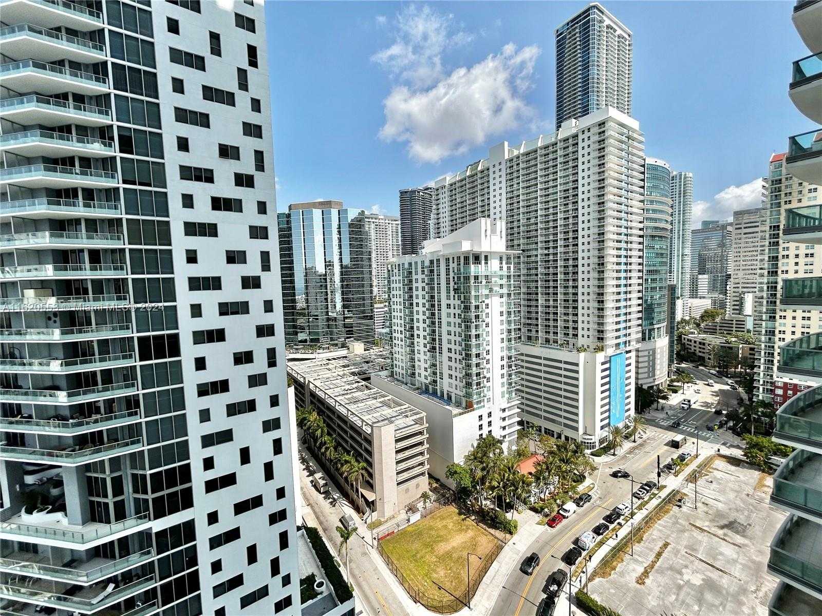 photo 3: 1331 Brickell Bay Dr Unit 2105, Miami FL 33131