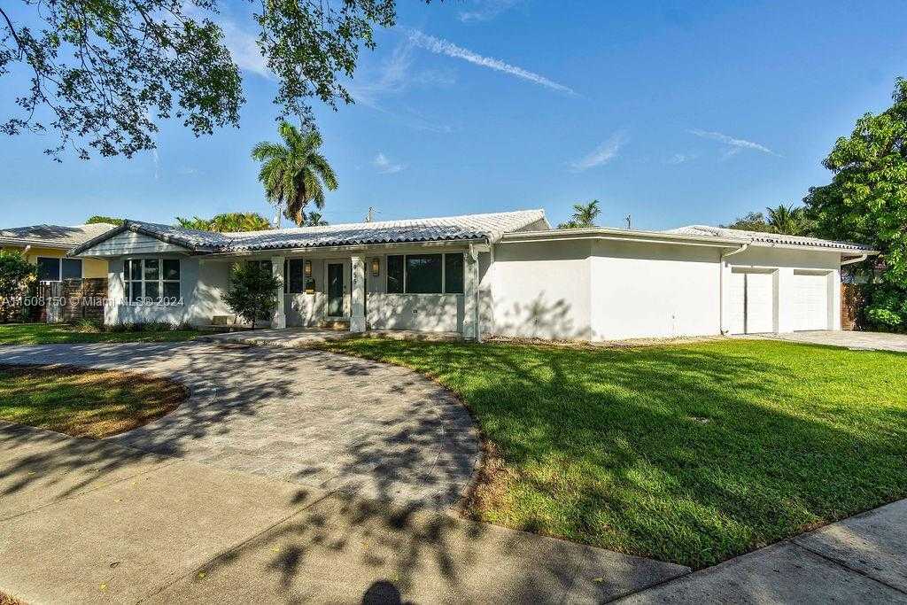 photo 3: 955 NE 98th St, Miami Shores FL 33138