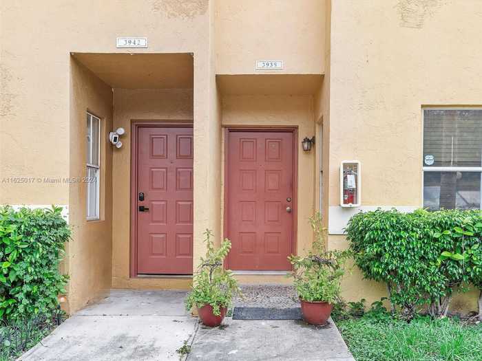 photo 2: 3938 NW 90th Ave Unit 3938, Sunrise FL 33351