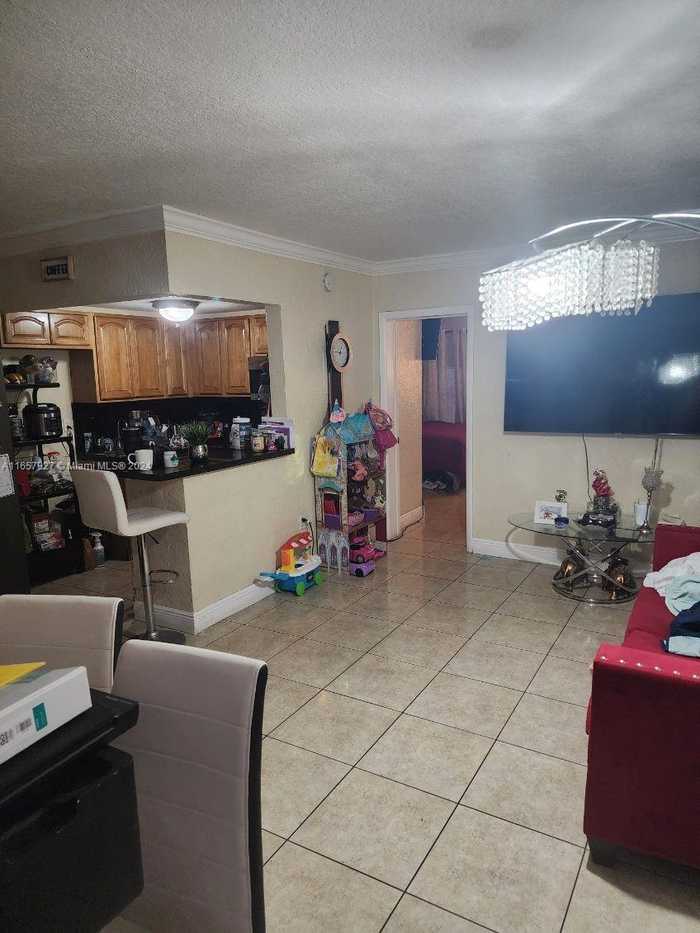 photo 1: 1330 W 54th St Unit 110C, Hialeah FL 33012