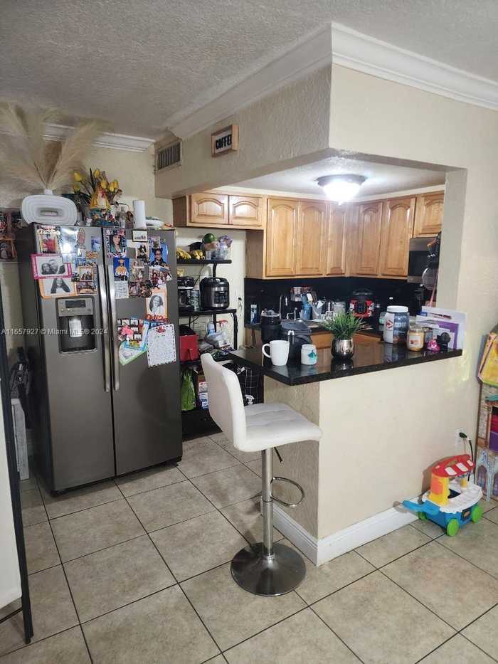 photo 2: 1330 W 54th St Unit 110C, Hialeah FL 33012