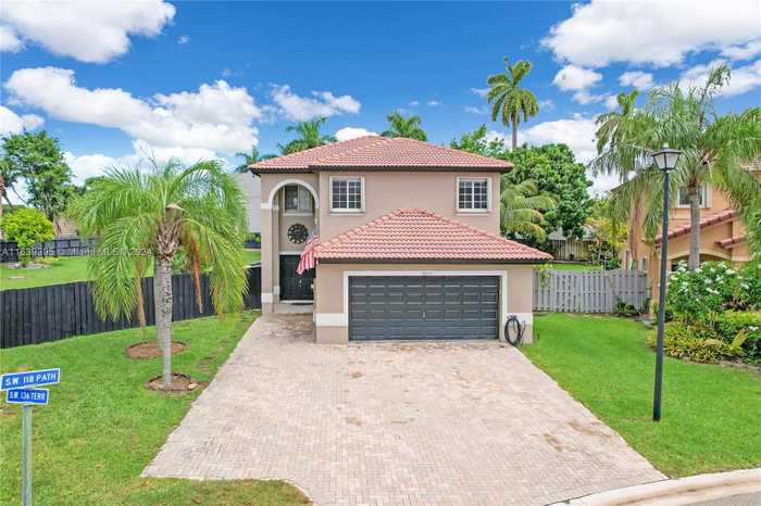 photo 1: 13625 SW 118th Path, Miami FL 33186