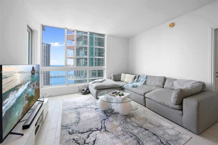 photo 2: 300 S Biscayne Blvd Unit T-2106, Miami FL 33131