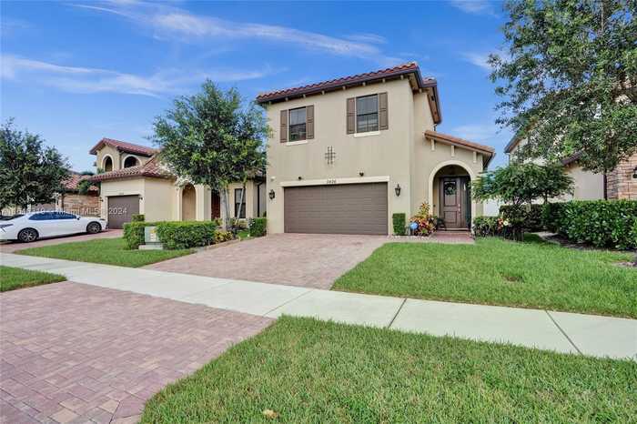 photo 2: 5406 NW 48th Ln, Tamarac FL 33319