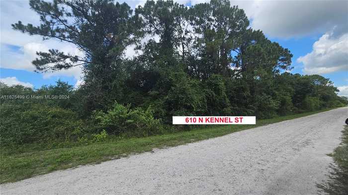 photo 1: 610 N KENNEL ST, Clewiston FL 33440