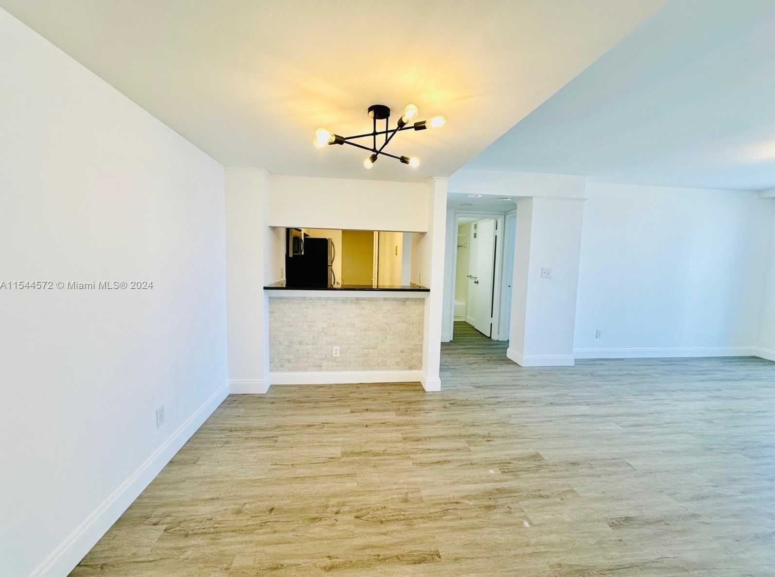 photo 2: 770 Claughton Island Dr Unit 1514, Miami FL 33131