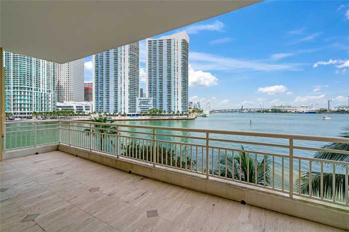 photo 2: 888 Brickell Key Dr Unit 408, Miami FL 33131