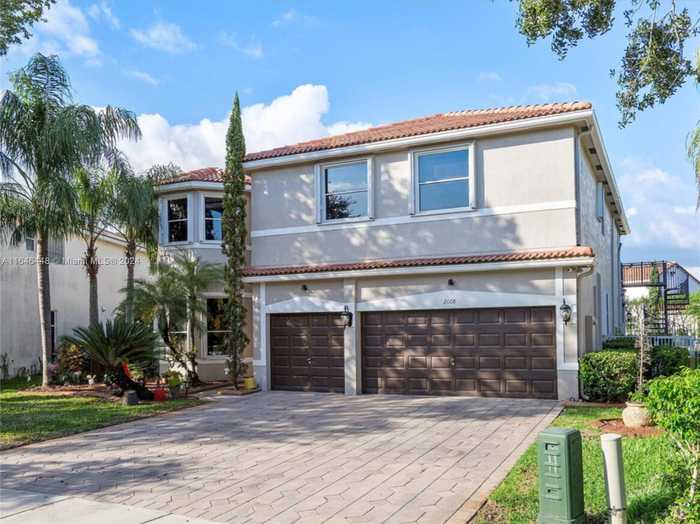 photo 1: 2008 SW 176th Ter, Miramar FL 33029