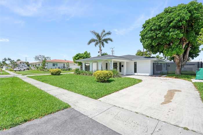 photo 24: 205 SE 3rd Ave, Dania Beach FL 33004