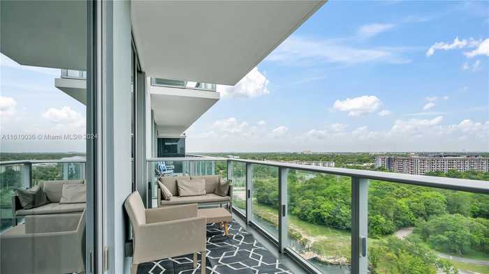 photo 2: 16385 Biscayne Blvd Unit 1406, North Miami Beach FL 33160