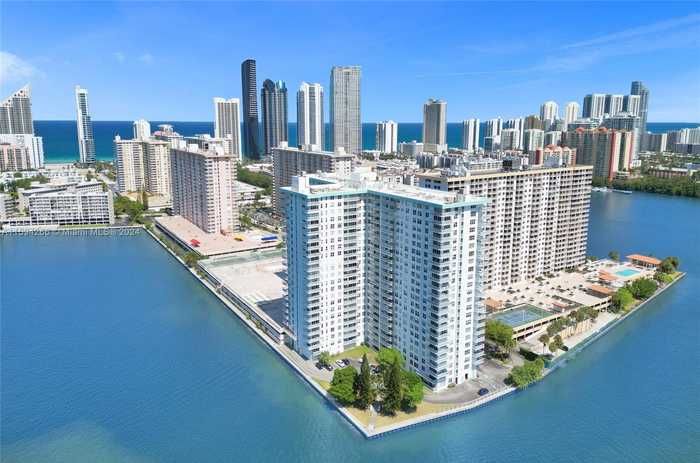 photo 2: 301 174th St Unit 1701, Sunny Isles Beach FL 33160