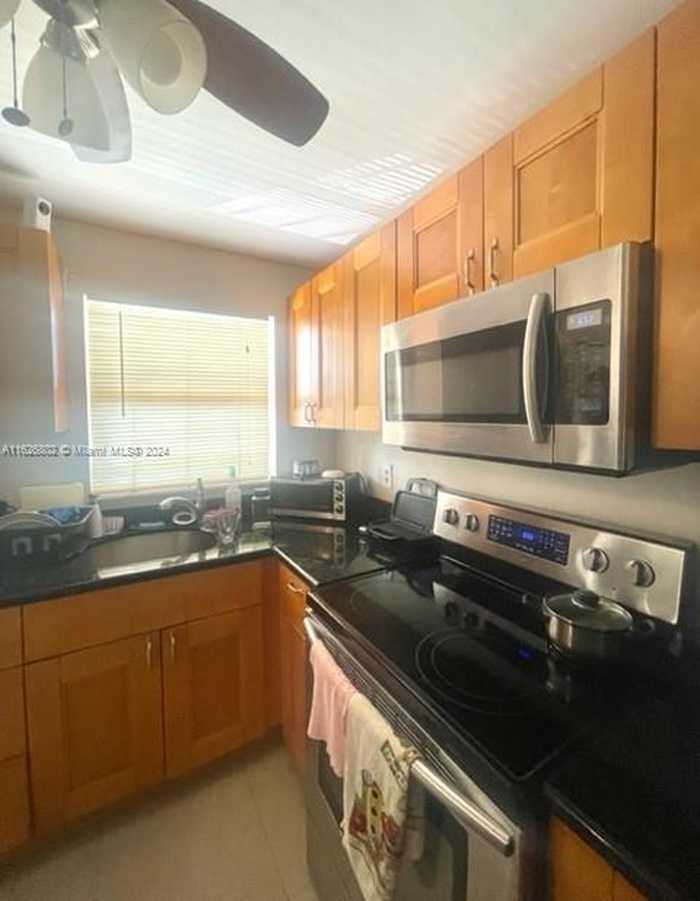 photo 2: Unit 310, Sunrise FL 33322