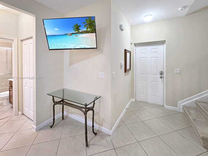 photo 2: 8152 Cascada Isles Dr Unit ., Cooper City FL 33024