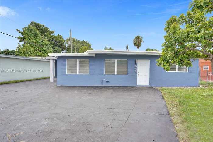 photo 1: 501 S 62nd Ave, Hollywood FL 33023