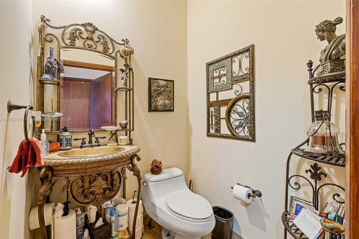 photo 38: 3340 NE 190th St Unit PH1808, Aventura FL 33180