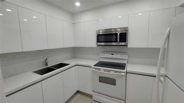 photo 2: 15001 SW 80th Ter Unit 816, Miami FL 33193