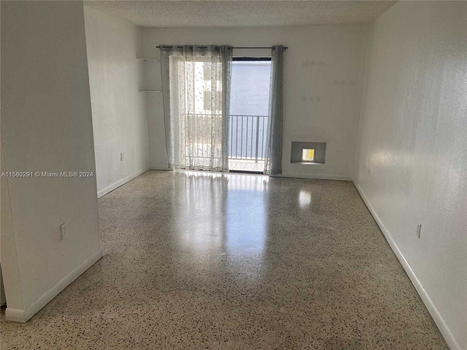 photo 3: 142 SW 18th Ave Unit 31, Miami FL 33135